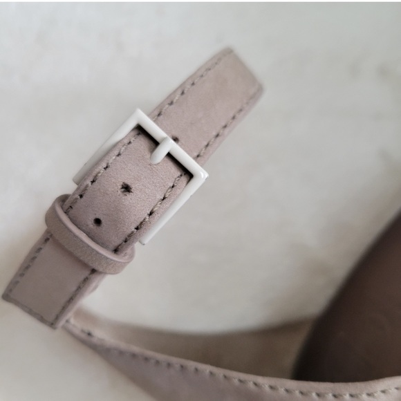 Tory Burch Gabrielle Sandals - Picture 7 of 13